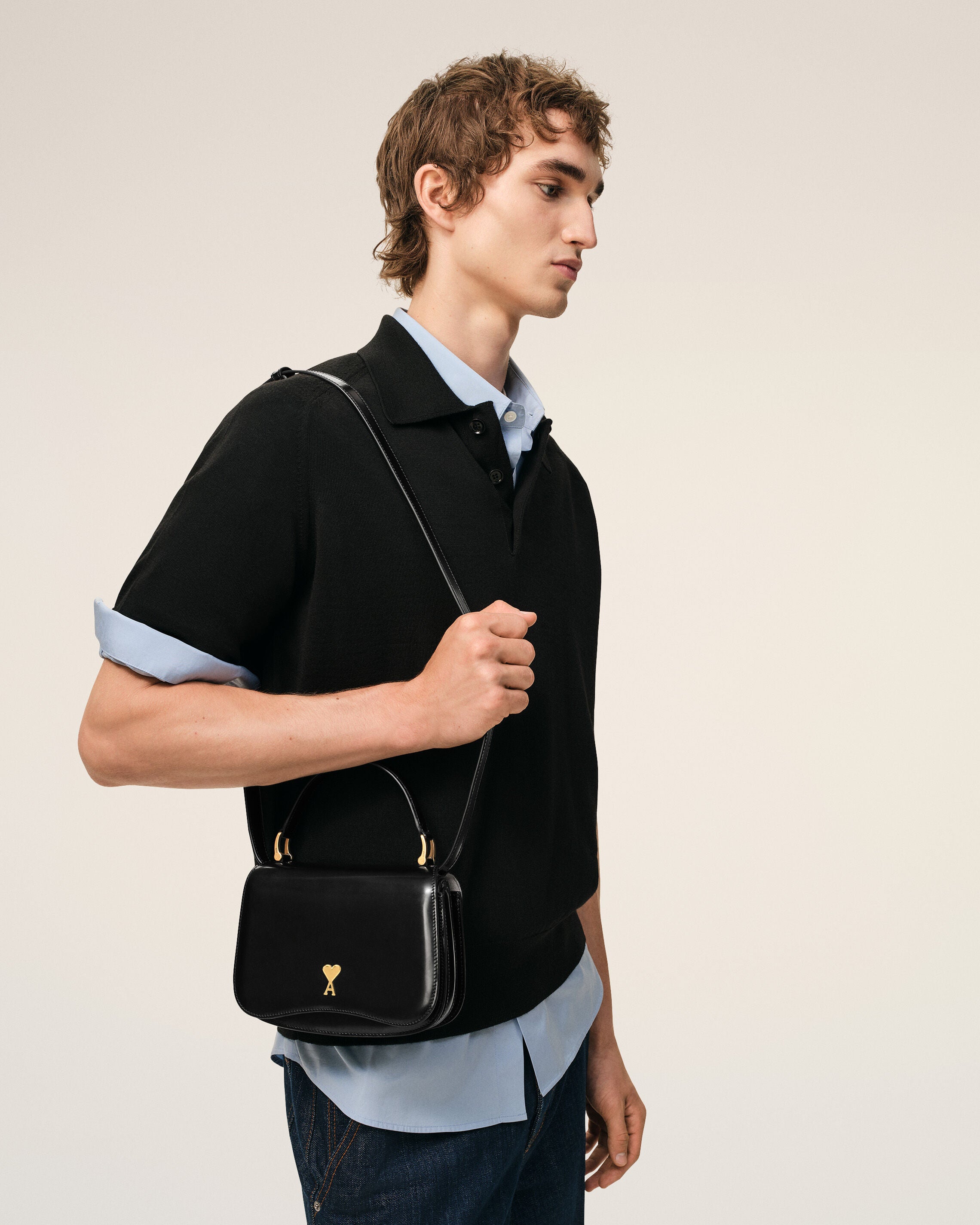 BOLSA PARIS PARIS DE MANO SUPERIOR EN CUERO BRILLO NEGRO | AMI PARIS