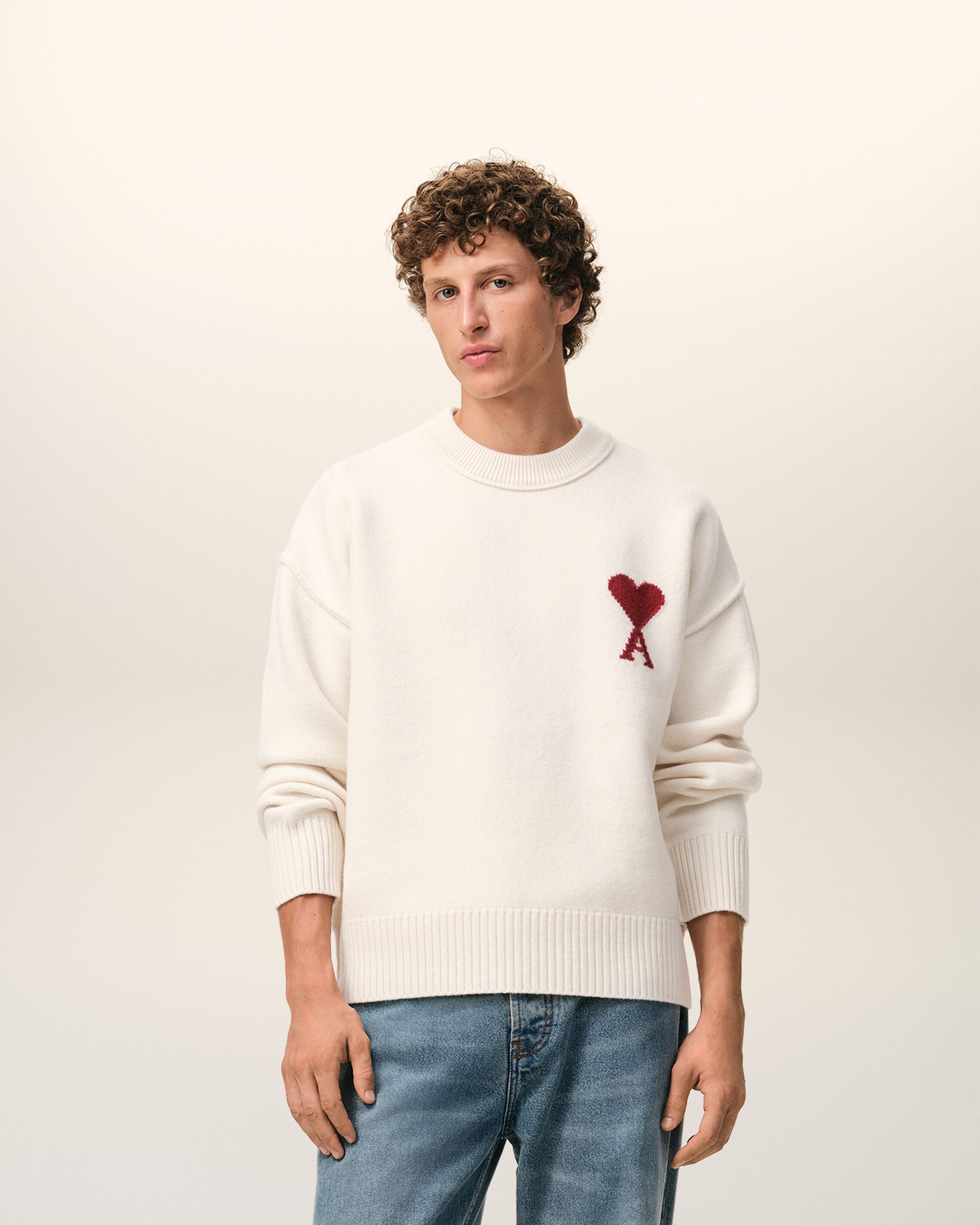 SWEATER DE CUELLO REDONDO AMI DE COEUR EN LANA BLANCA/ROJA | AMI PARIS