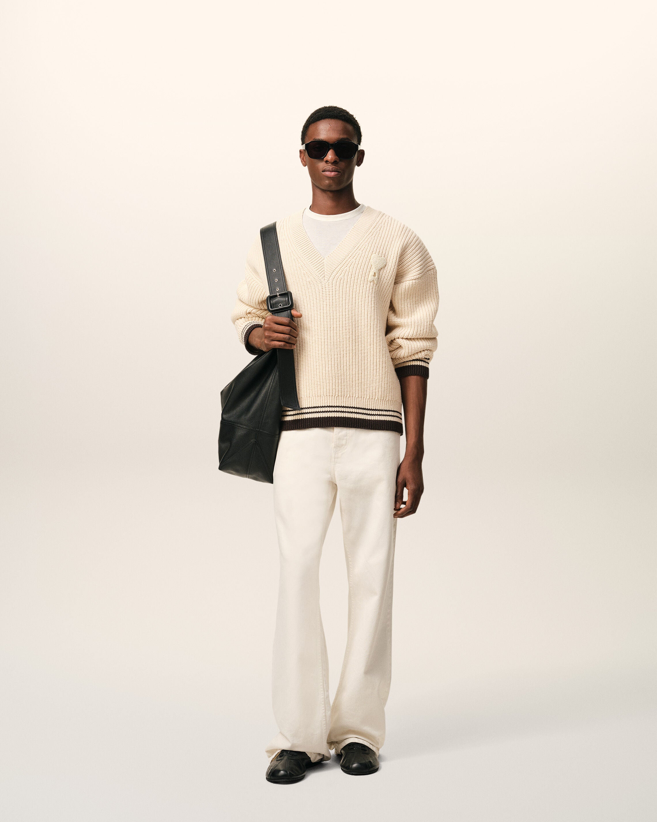 SWEATER AMI DE COEUR DE LANA CON RIBETES BLANCOS | Ami Paris