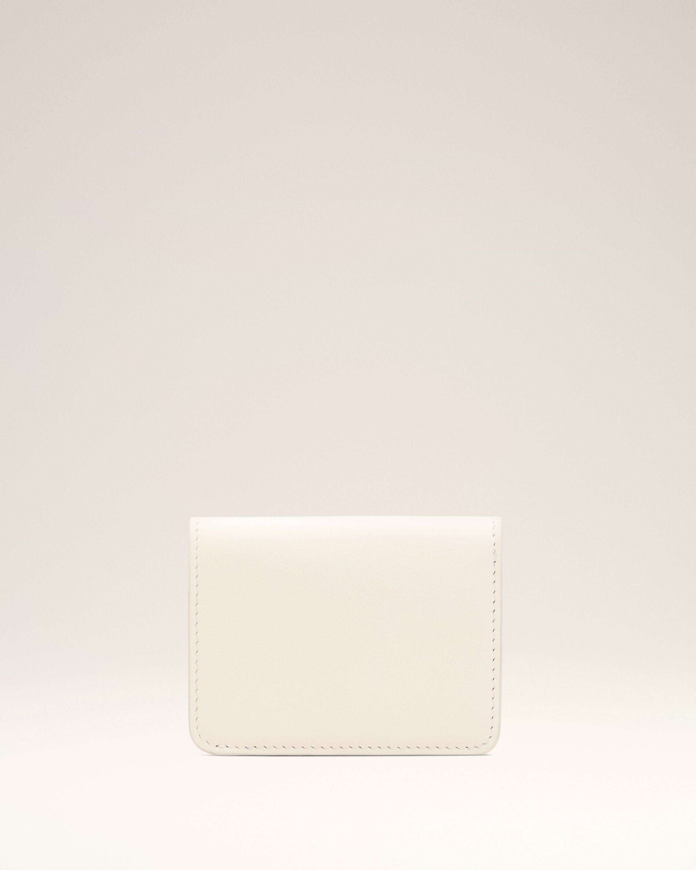 BILLETERA DOBLADA DE CUERO DE VACA BLANCO CREMA | Ami Paris