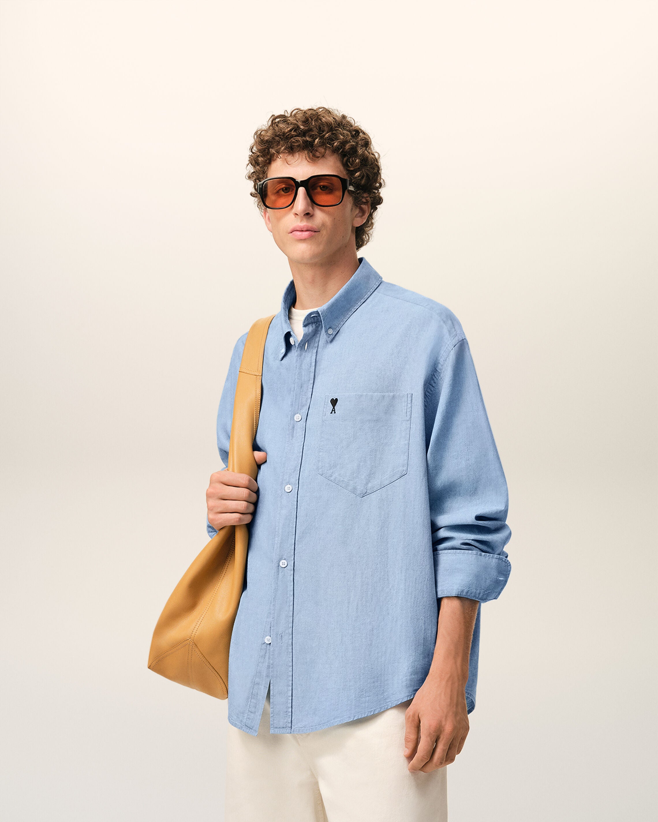 CAMISA AMI DE COEUR AZUL CASHMERE AZUL DE ALGODÓN CON ESTAMPADO CUADRADA | Ami Paris